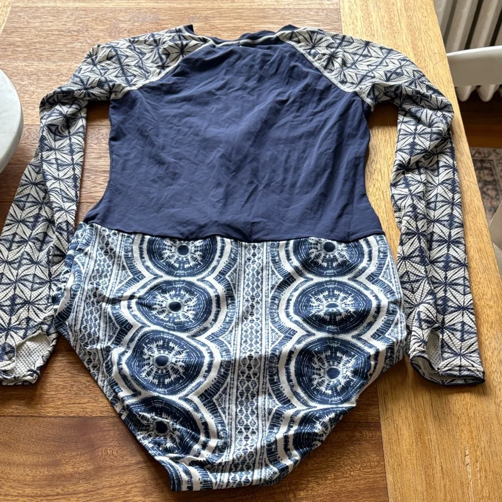 Roxy Navy Rash Guard / One piece Swimsuit - Picture 10 of 13